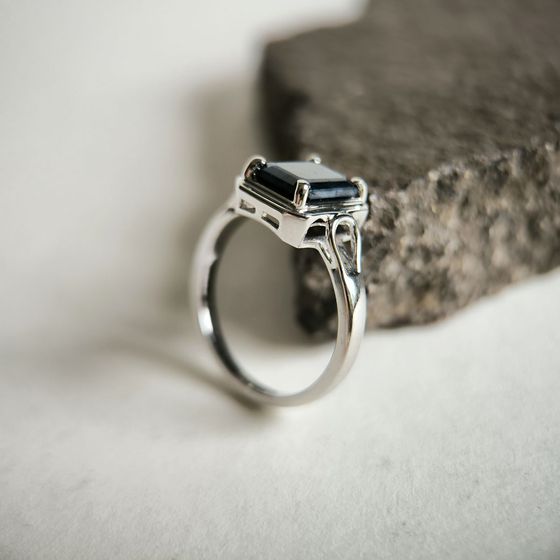 Срібна каблучка із сапфіром 2.367ct