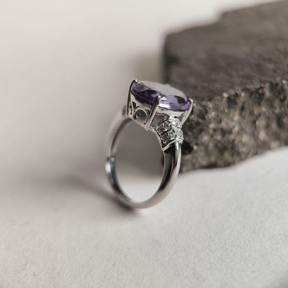 Срібна каблучка з олександритом 8.205ct, фіанітами