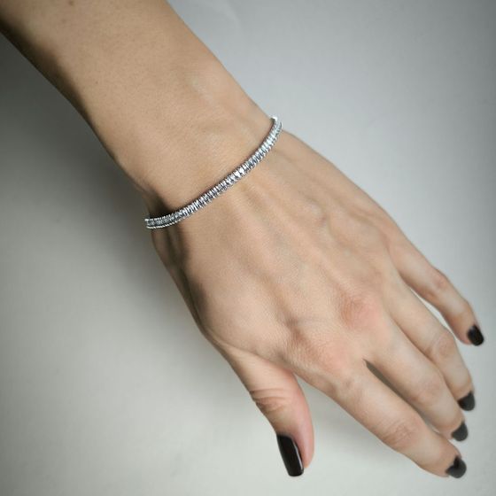 Silver bracelet with phianites