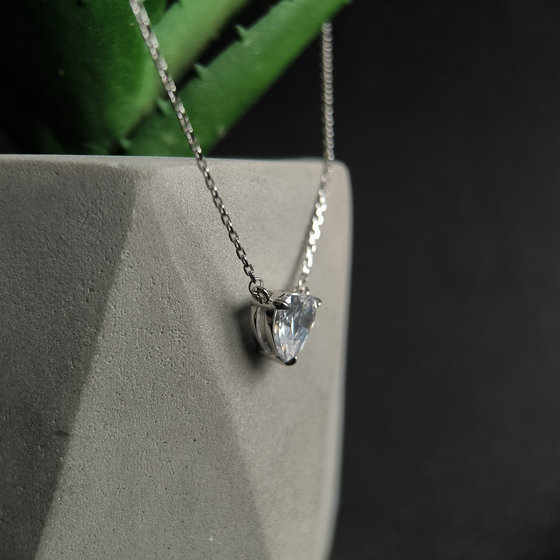 Silver necklace with cubic zirconia