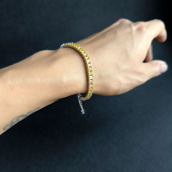 Silver bracelet with phianites