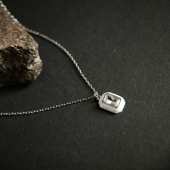 Silver necklace with phianites, semallu