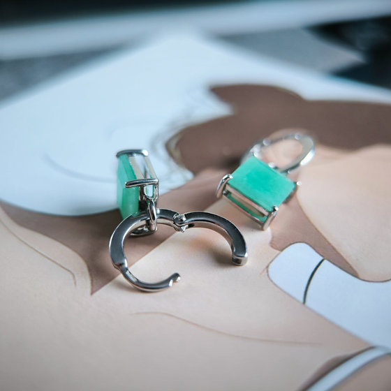 Срібні сережки зі смарагдом 4.217ct