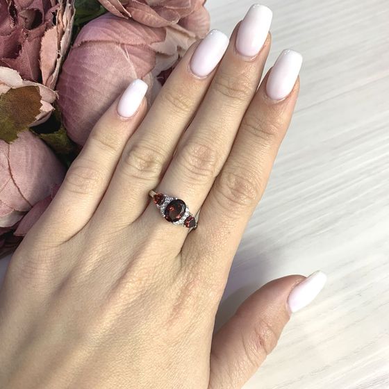 Серебряное кольцо с гранатом 2.162ct