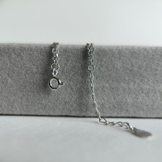 Silver bracelet with cubic zirconia