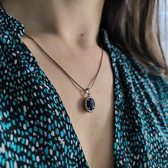 Серебряная подвеска с сапфиром 3.599ct, фианитами