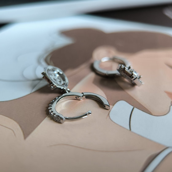 Silver earrings with cubic zirconia