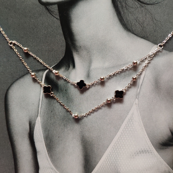 Silver necklace with onyx