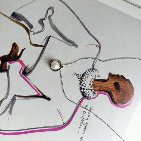 Silver necklace with pearls