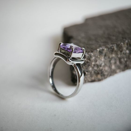 Срібна каблучка з аметистом 2.4ct
