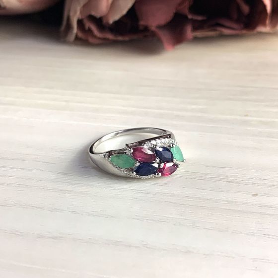 Серебряное кольцо с изумрудом, рубином, сапфиром