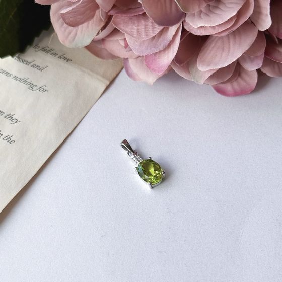 Серебряная подвеска с хризолітом 2.316ct