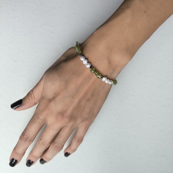 Срібний браслет з хризолітом, перлами бароковими