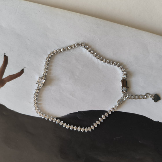 Silver bracelet with cubic zirconia