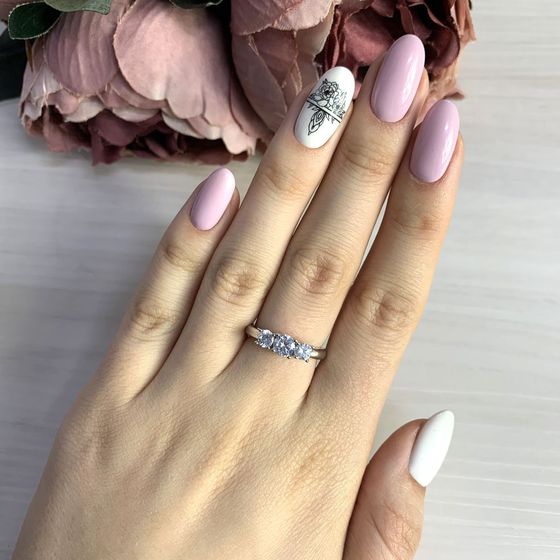 Серебряное кольцо с фианитами