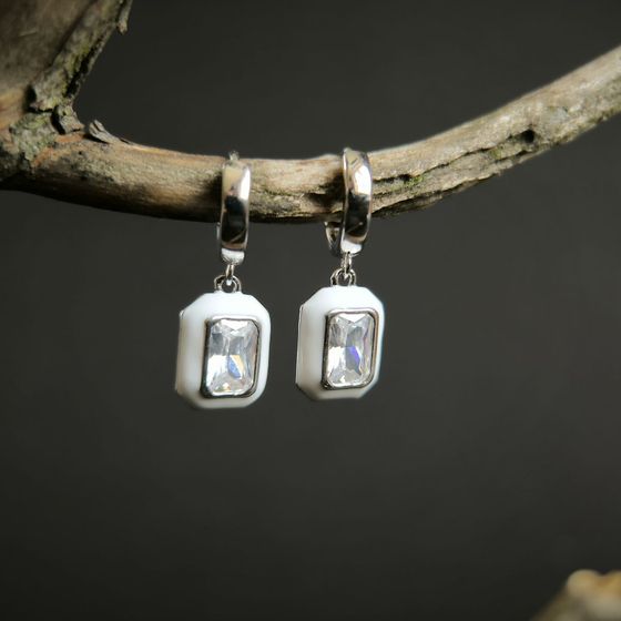 Срібні сережки з фіанітами, емаллю