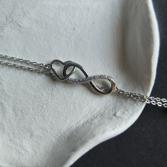 Silver bracelet with cubic zirconia