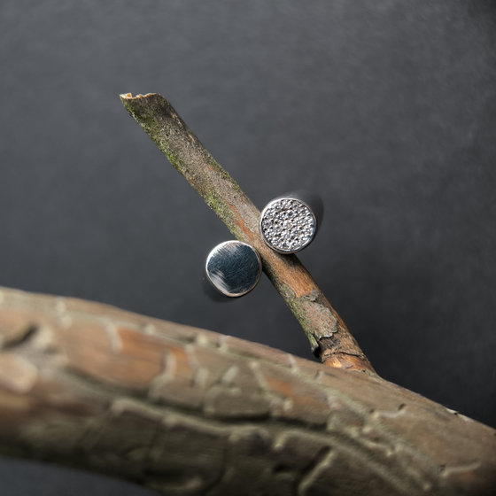 Срібна каблучка з фіанітами 0.21ct