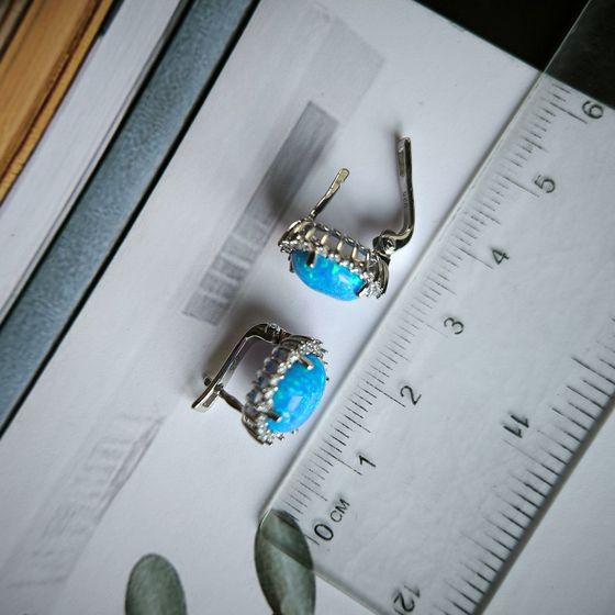 Серебряные серьги с опалом 2.533ct, фианитами