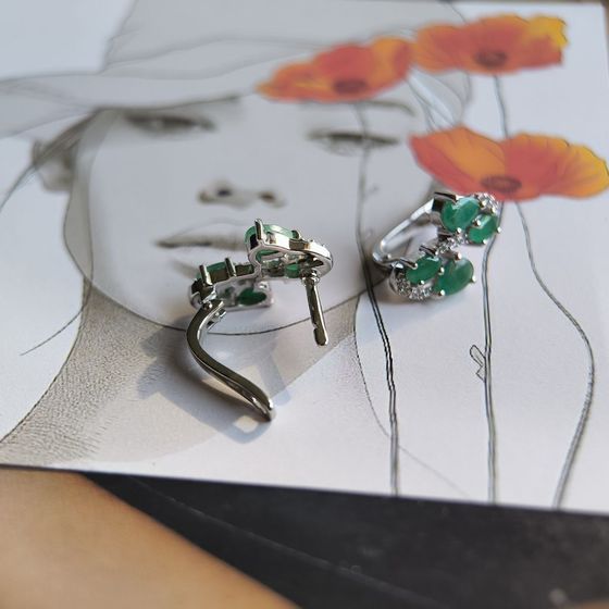 Срібні сережки зі смарагдом 2.622ct