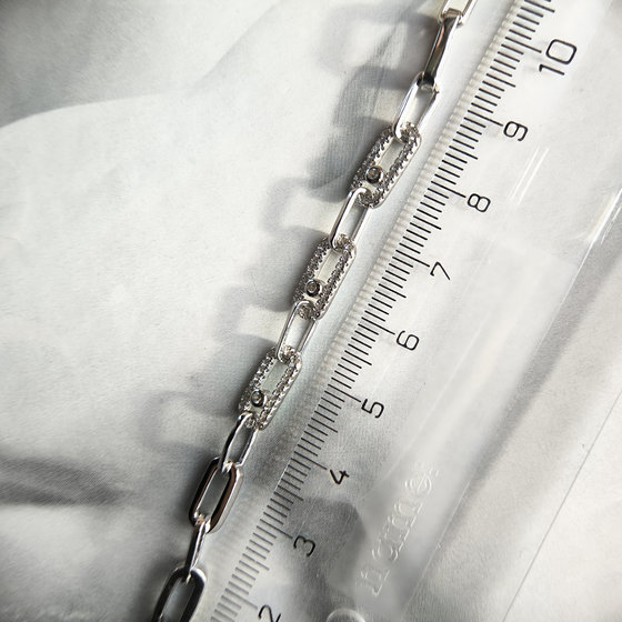 Silver bracelet with cubic zirconia