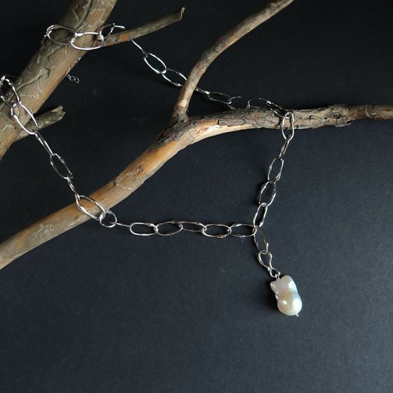 Silver necklace with baroque pearls