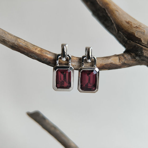 Silver Earrings with Nano Garnet 2.523ct