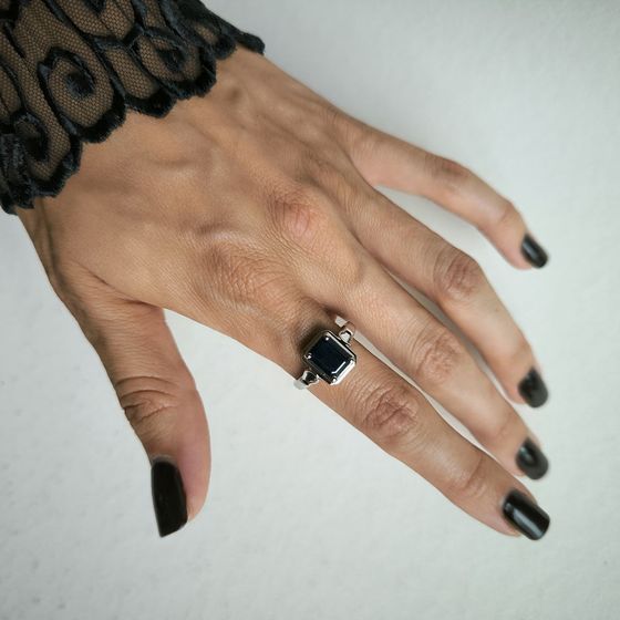 Срібна каблучка із сапфіром 2.367ct