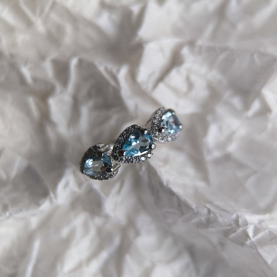 Silver ring with topaz 1.601ct, cubic zirconia