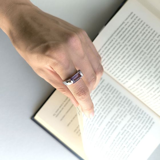 Срібна каблучка з аметистом 2,525 карата