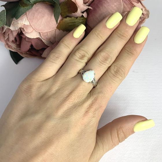 Silver ring with a 1.288-carat opal