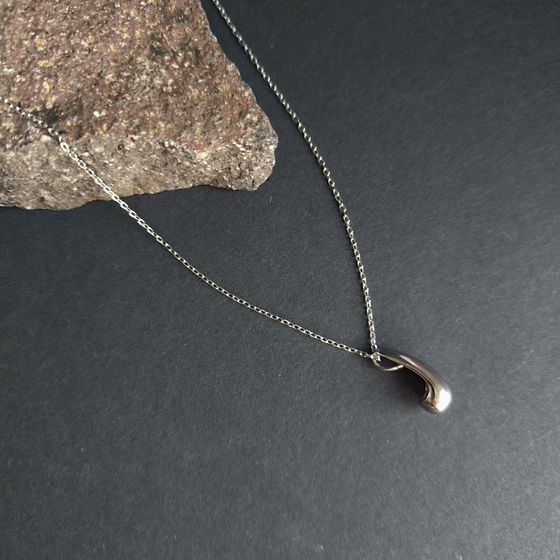 Silver necklace without stones