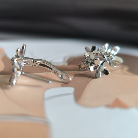 Silver earrings with cubic zirconia