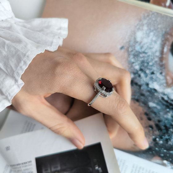 Silver ring with garnet nano 4.798ct
