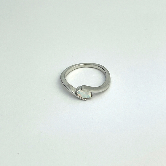 Серебряное кольцо с опалом 0.163ct