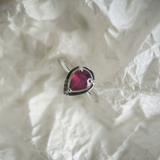 Silver ring with a 1.513-carat ruby and cubic zirconia