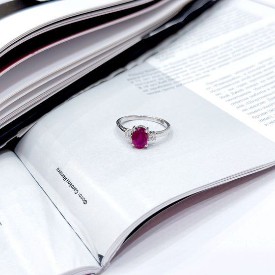 Sterling silver ring with 1.92ct ruby, diamonds