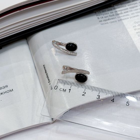 Срібні сережки з оніксом, фіанітами