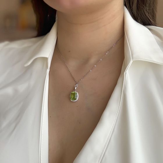 Серебряная подвеска с хризолітом 6.483ct