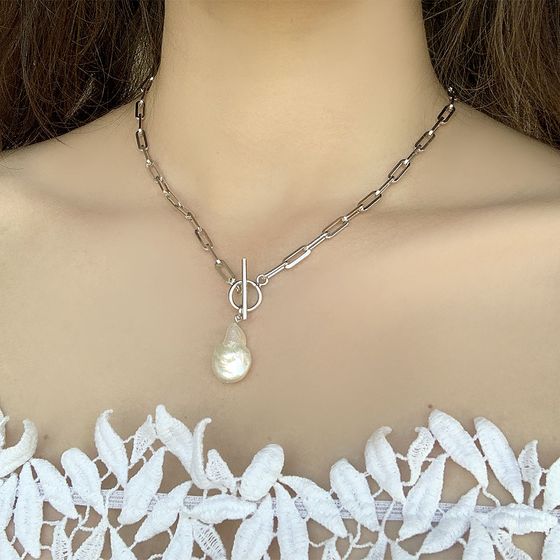 Silver necklace with baroque pearls