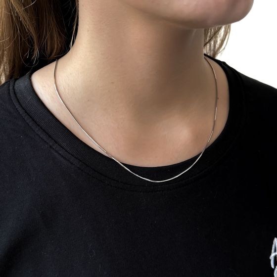 Silver chain without stones