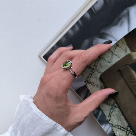 Срібна каблучка з хризолітом 5.4ct