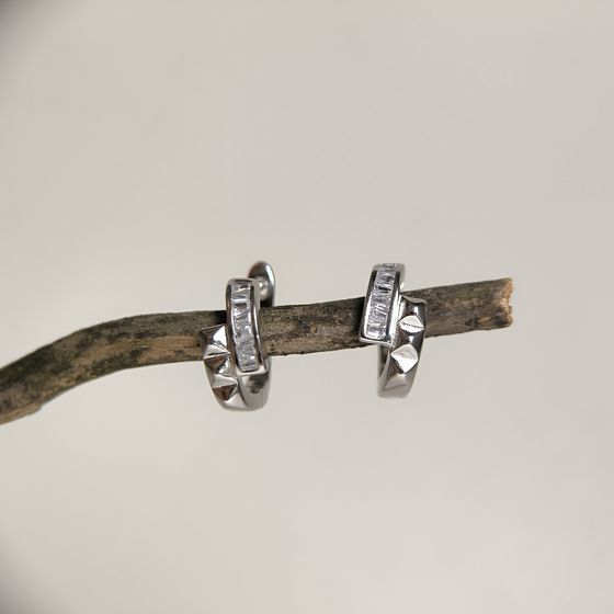 Срібні сережки з фіанітами