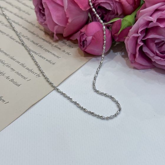 Silver chain without stones