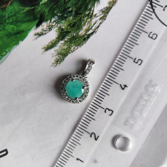 Silver pendant with emerald 1.181ct