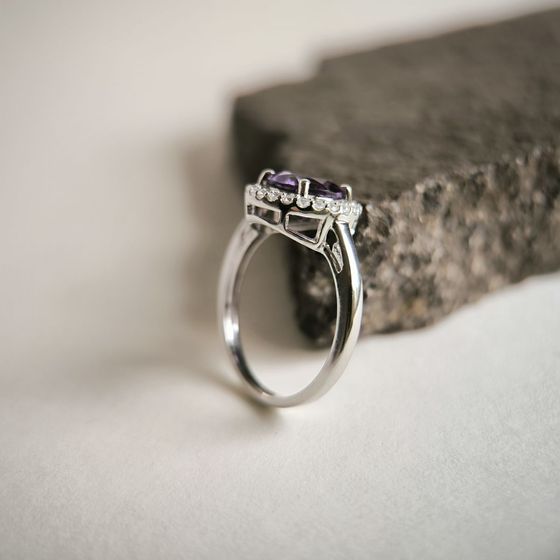 Silver ring with amethyst 2.12ct