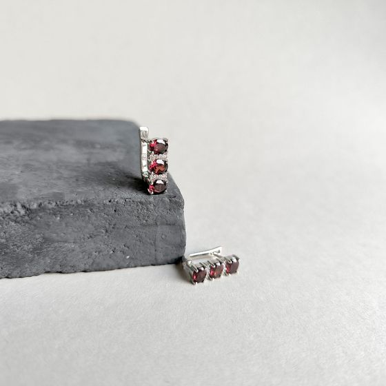 Срібні сережки з гранатом 2,859 карата