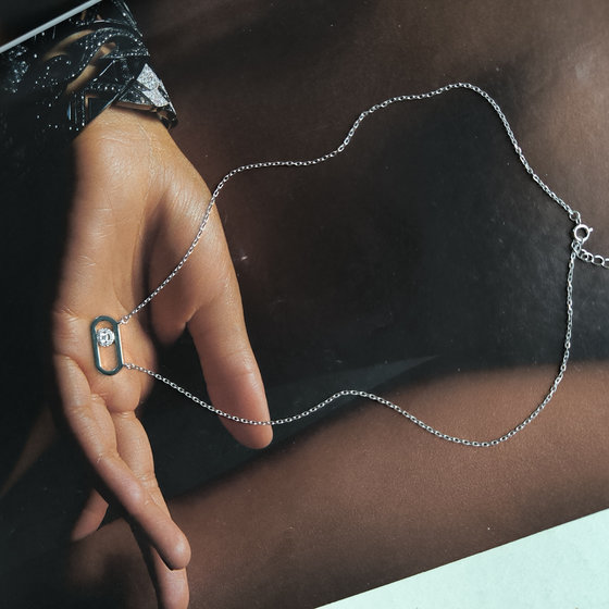 Silver necklace with cubic zirconia