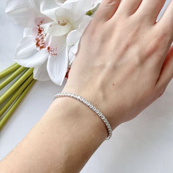 Silver bracelet with phianites