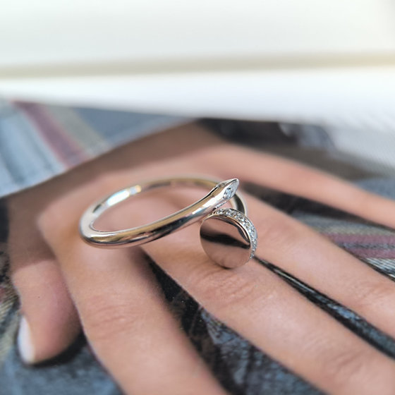 Silver ring with cubic zirconia